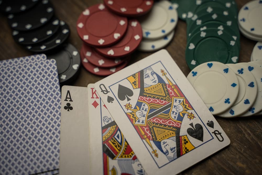 Three Card Poker Casino Game