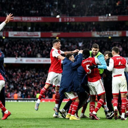 A dramatic comeback keeps Arsenal at the top of the table