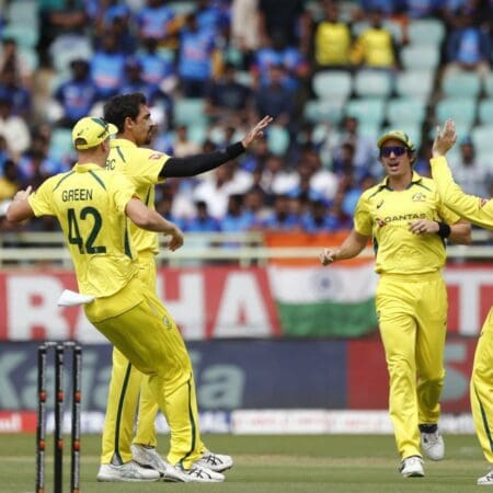 Mitchell Starc fires up to destroy India