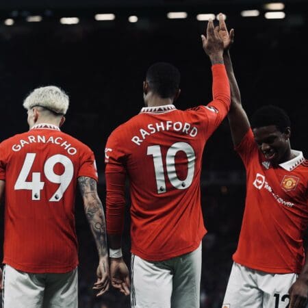 Manchester United return to the Champions League