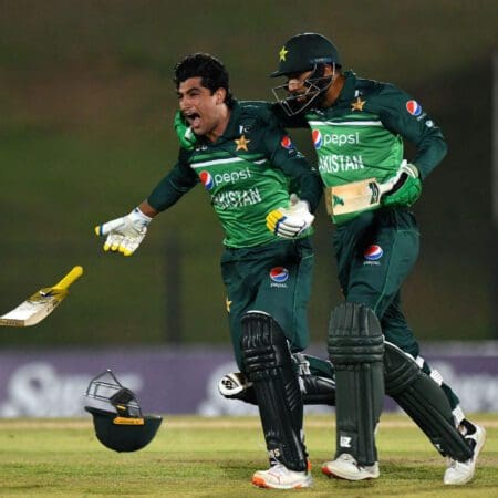 Crazy Run Chase: Pakistan beat Afghanistan Dramatically