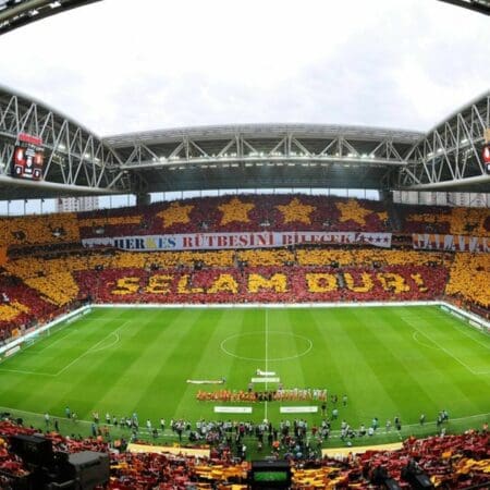 Selcuk Sports Galatasaray | Ücretsiz Maç | Taraftar Heyecanı
