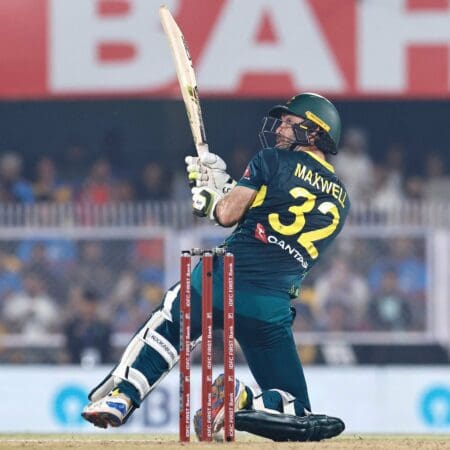 Maxwell’s Heroic Batting Keeps Australia Alive in the T20 Series